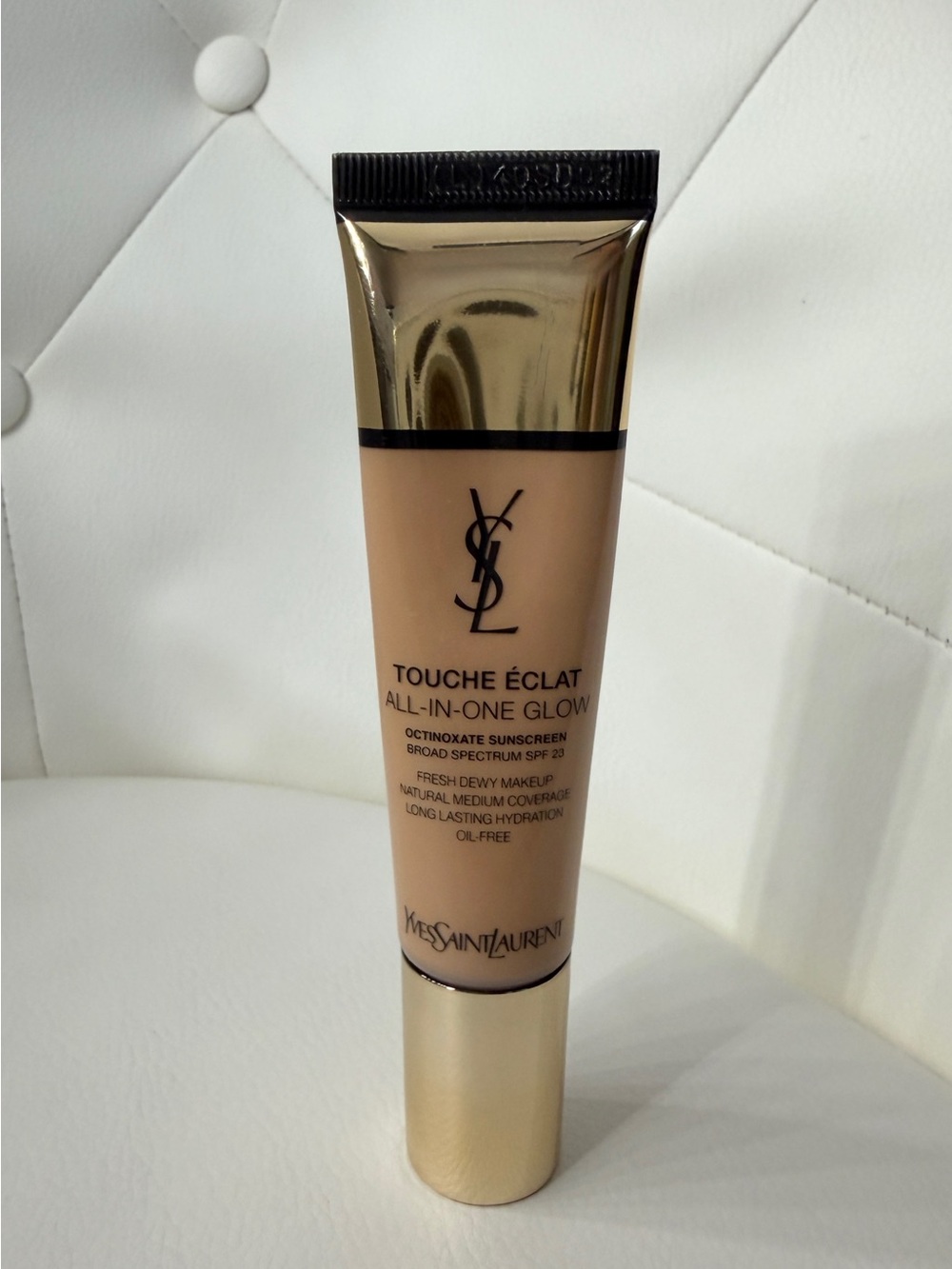 YSL Yves Saint Laurent Touche Éclat All-In-One Glow Foundation - B30 Almond
